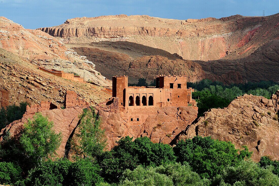 70308570-Maroc-Haut-Atlas-la-Vallée-du-Dadès-Kasbah-Aït-Youl